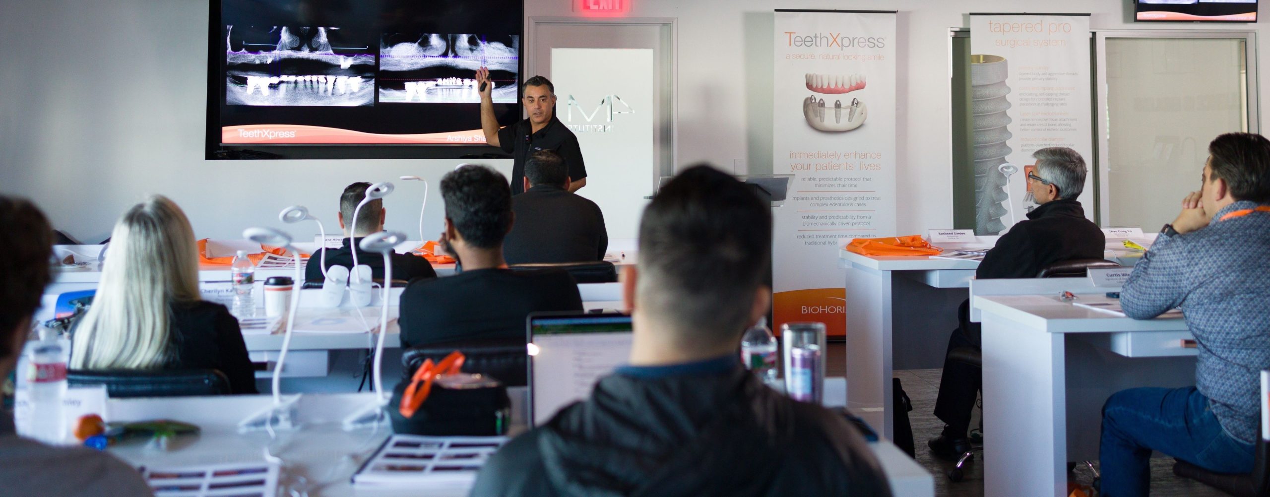 TeethXpress implant course led by Dr. Andrew Ferrier & Dr. Arshiya Sharafi